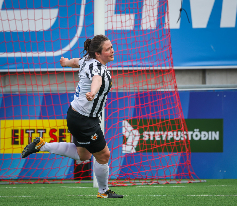Myndaveisla: Valur vann KR auðveldlega