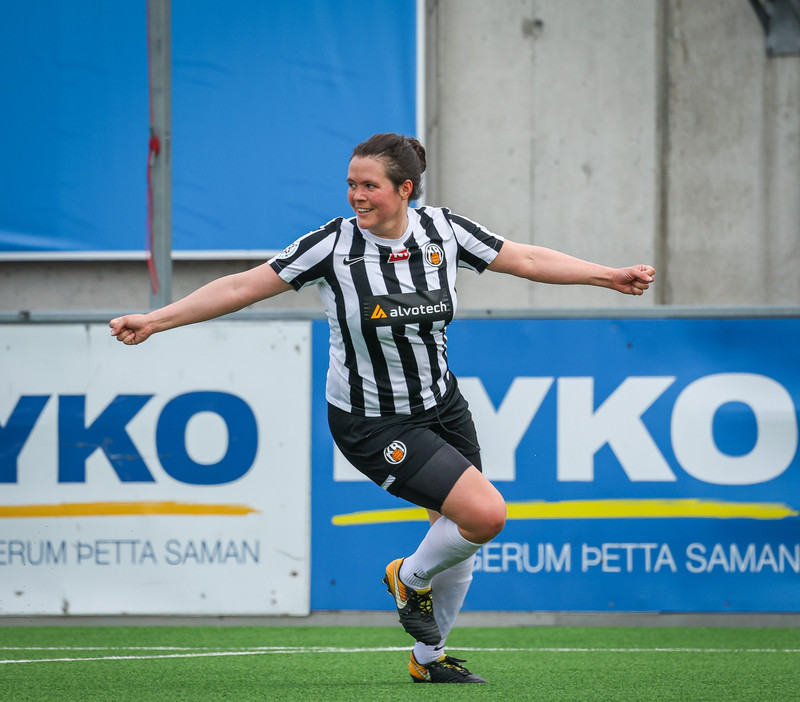 Myndaveisla: Valur vann KR auðveldlega