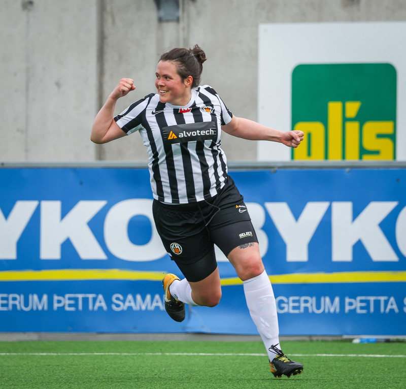 Myndaveisla: Valur vann KR auðveldlega