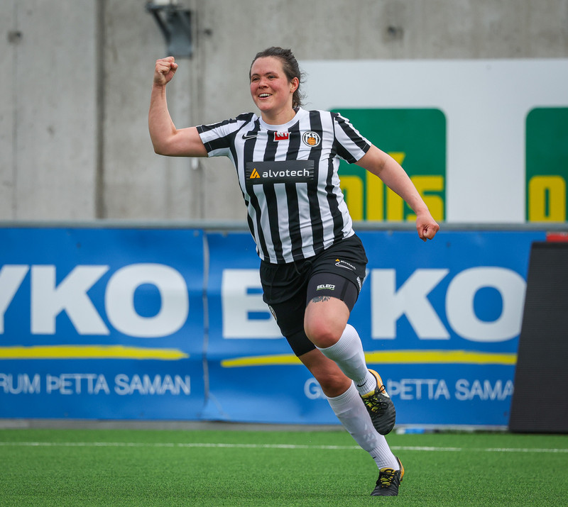 Myndaveisla: Valur vann KR auðveldlega