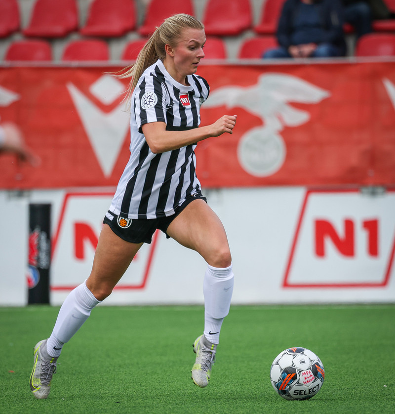 Myndaveisla: Valur vann KR auðveldlega
