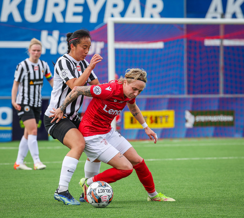 Myndaveisla: Valur vann KR auðveldlega