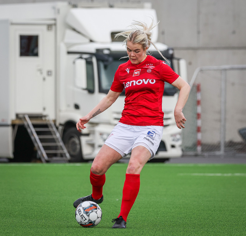 Myndaveisla: Valur vann KR auðveldlega