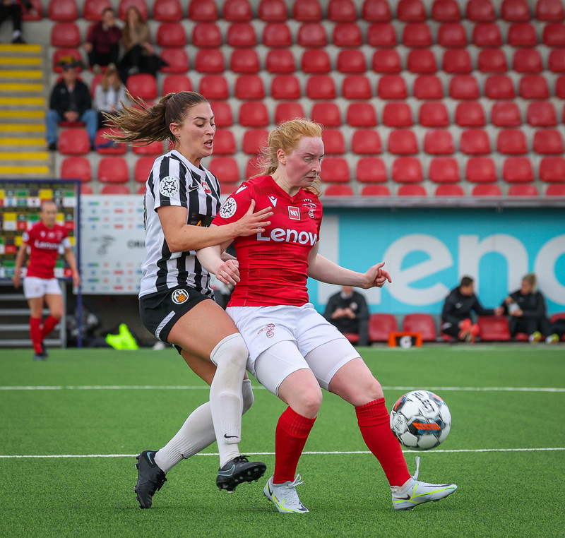 Myndaveisla: Valur vann KR auðveldlega