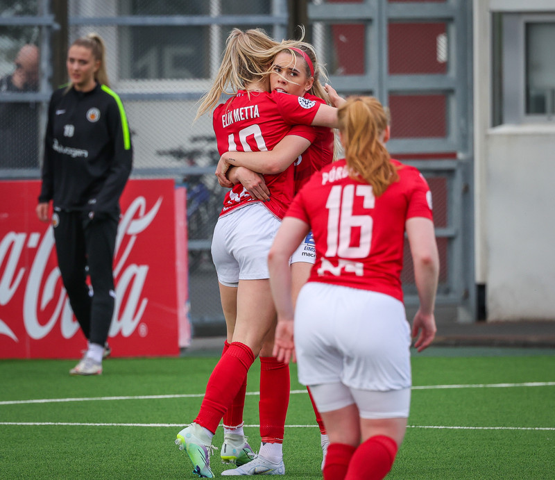 Myndaveisla: Valur vann KR auðveldlega