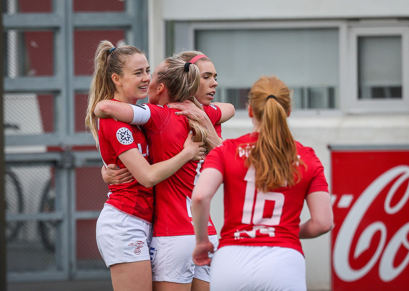 Myndaveisla: Valur vann KR auðveldlega
