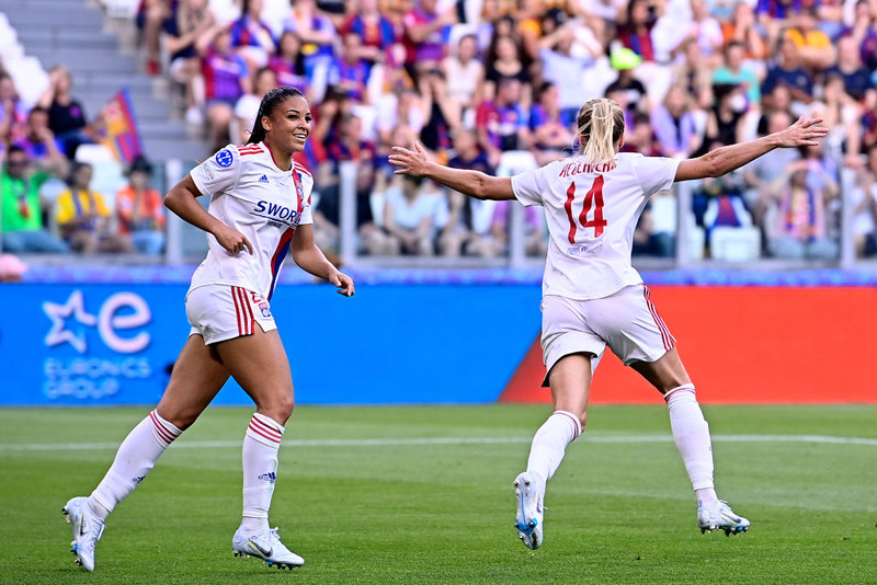 Ada Hegerberg fagnar hér marki Lyon