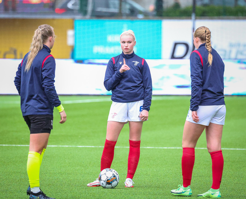 Myndaveisla: Valur vann Breiðablik í toppslagnum