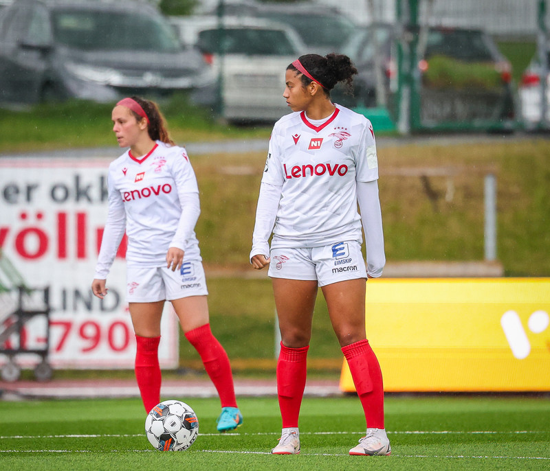 Myndaveisla: Valur vann Breiðablik í toppslagnum
