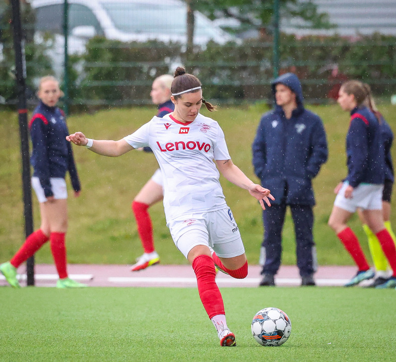 Myndaveisla: Valur vann Breiðablik í toppslagnum