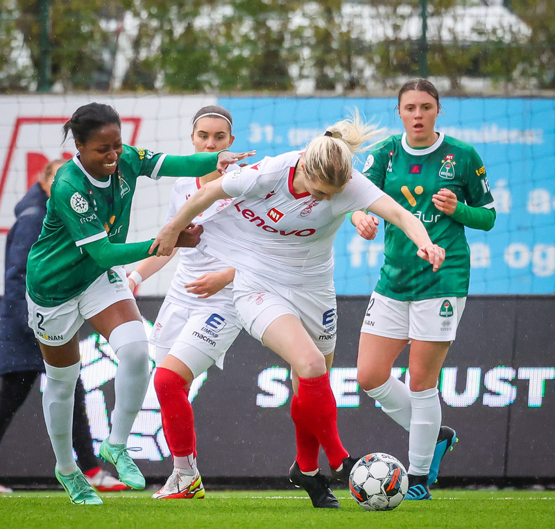 Myndaveisla: Valur vann Breiðablik í toppslagnum