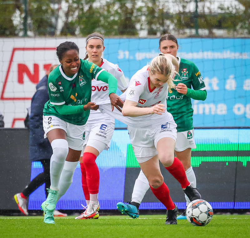 Myndaveisla: Valur vann Breiðablik í toppslagnum