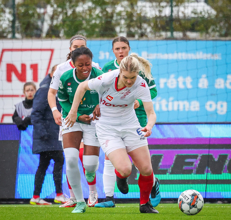 Myndaveisla: Valur vann Breiðablik í toppslagnum