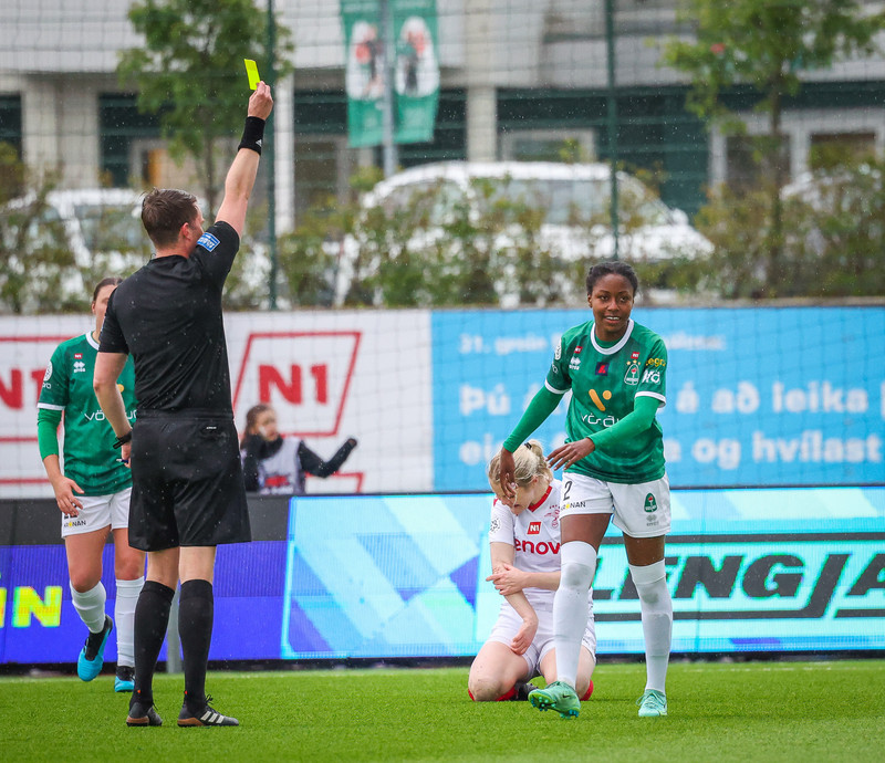Myndaveisla: Valur vann Breiðablik í toppslagnum