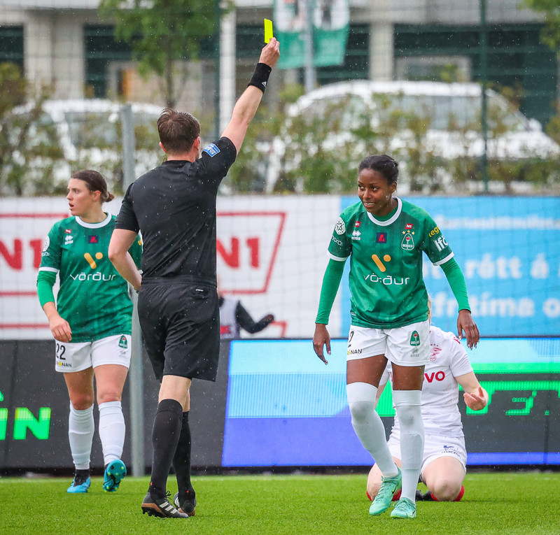 Myndaveisla: Valur vann Breiðablik í toppslagnum