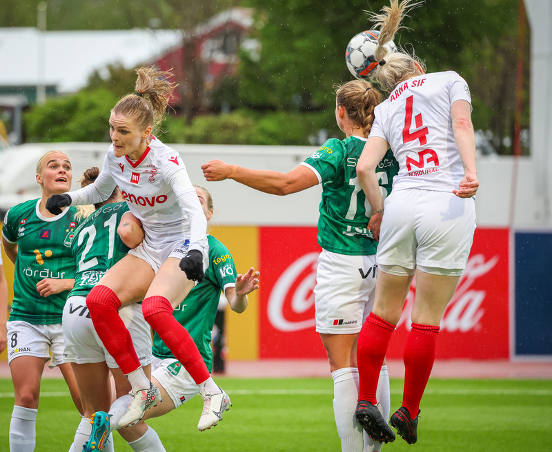 Myndaveisla: Valur vann Breiðablik í toppslagnum