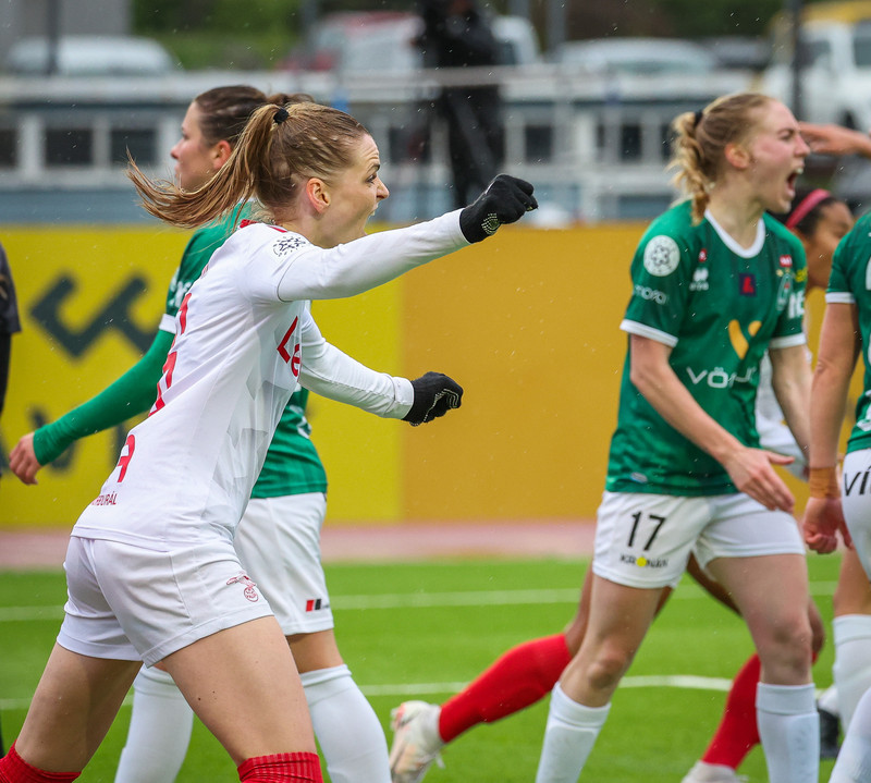 Myndaveisla: Valur vann Breiðablik í toppslagnum