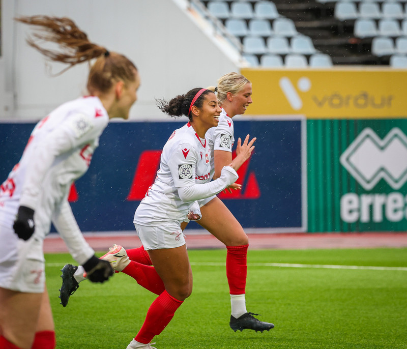 Myndaveisla: Valur vann Breiðablik í toppslagnum