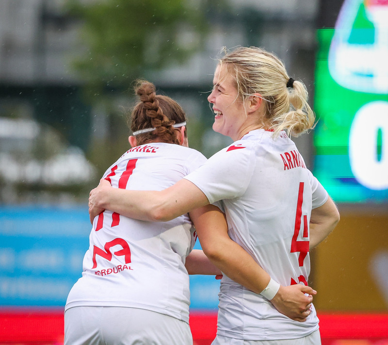 Myndaveisla: Valur vann Breiðablik í toppslagnum