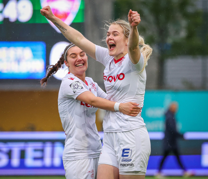 Myndaveisla: Valur vann Breiðablik í toppslagnum