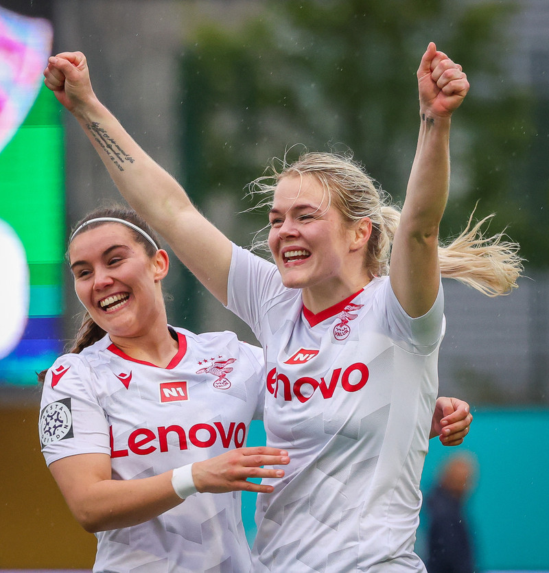 Myndaveisla: Valur vann Breiðablik í toppslagnum
