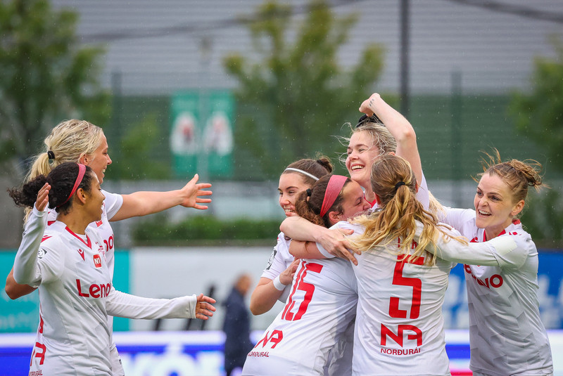 Myndaveisla: Valur vann Breiðablik í toppslagnum
