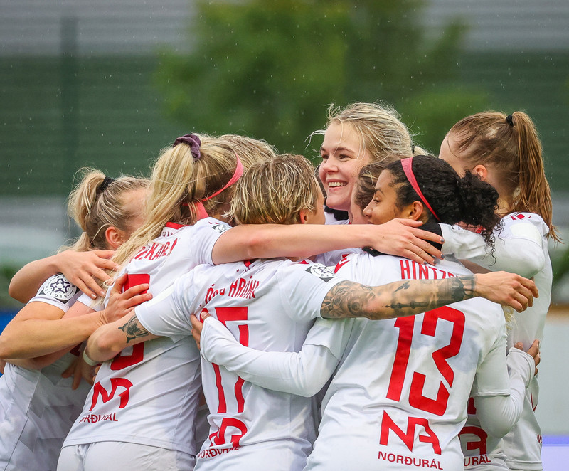 Myndaveisla: Valur vann Breiðablik í toppslagnum