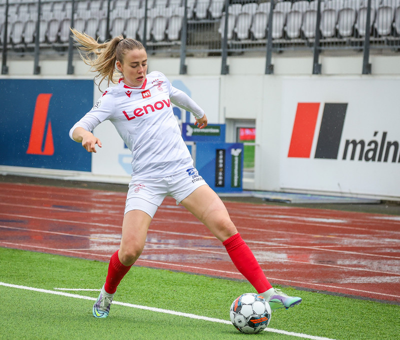 Myndaveisla: Valur vann Breiðablik í toppslagnum