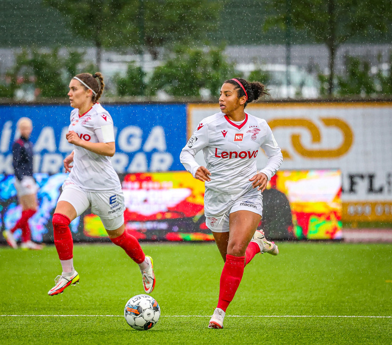 Myndaveisla: Valur vann Breiðablik í toppslagnum