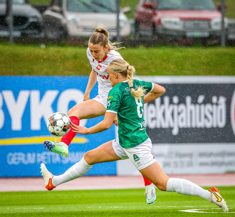 Myndaveisla: Valur vann Breiðablik í toppslagnum