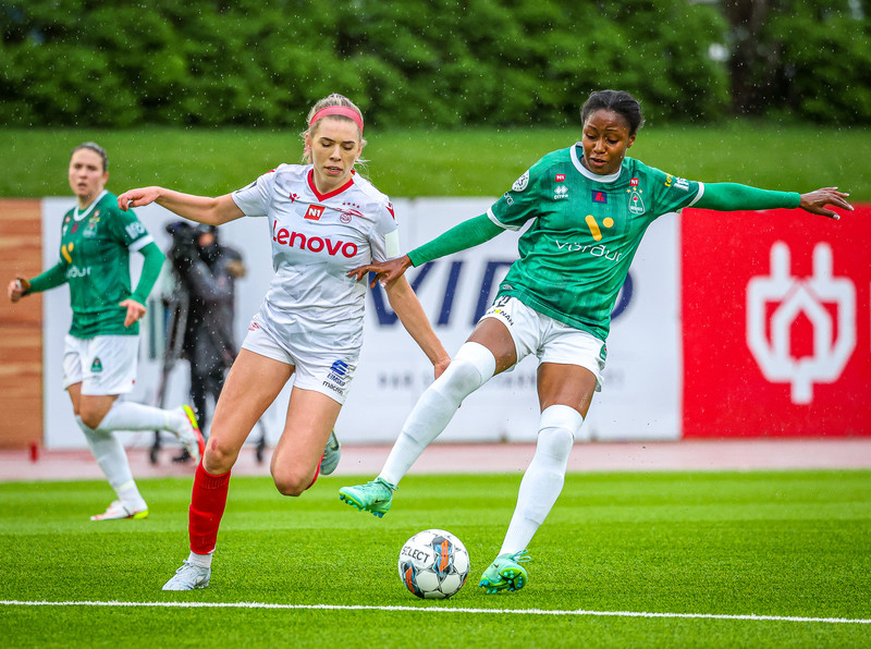 Myndaveisla: Valur vann Breiðablik í toppslagnum