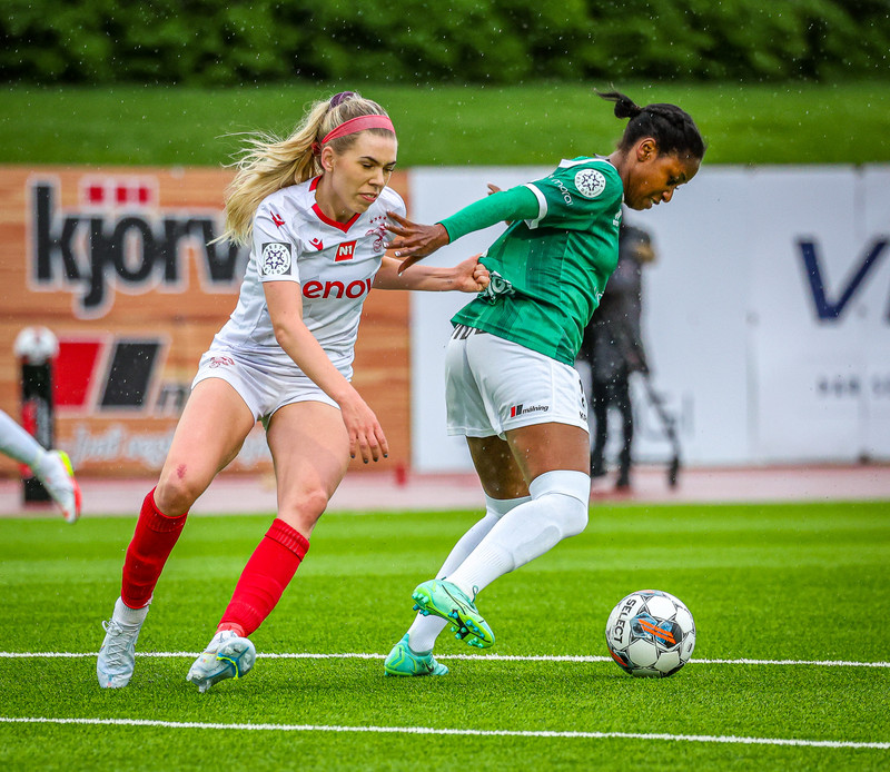 Myndaveisla: Valur vann Breiðablik í toppslagnum