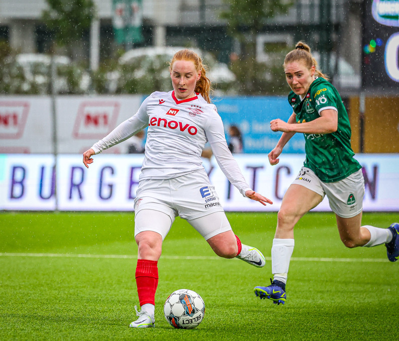 Myndaveisla: Valur vann Breiðablik í toppslagnum