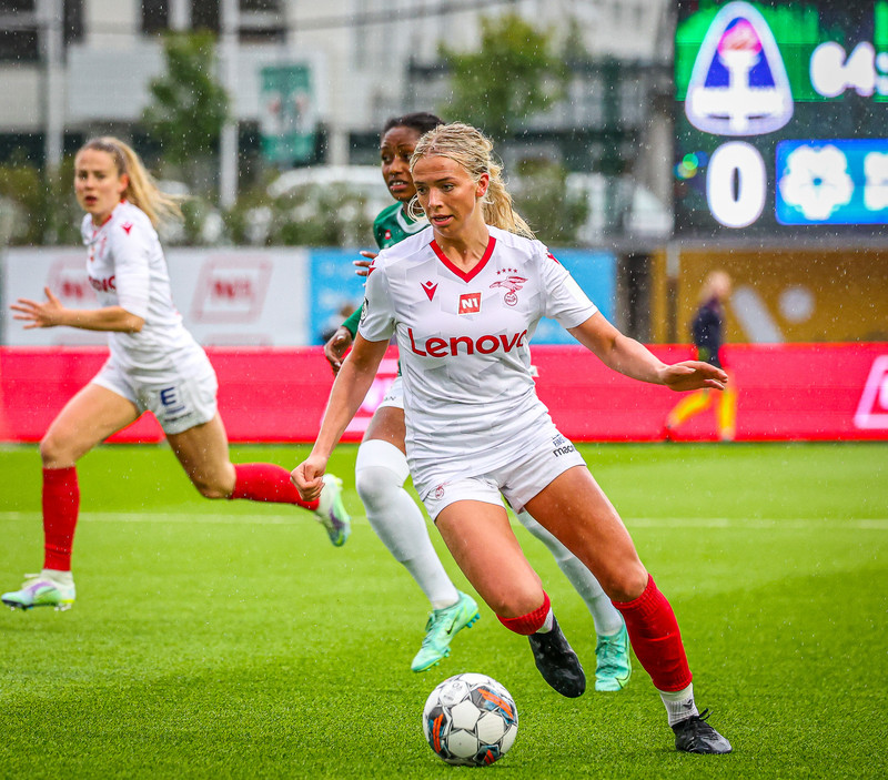Myndaveisla: Valur vann Breiðablik í toppslagnum