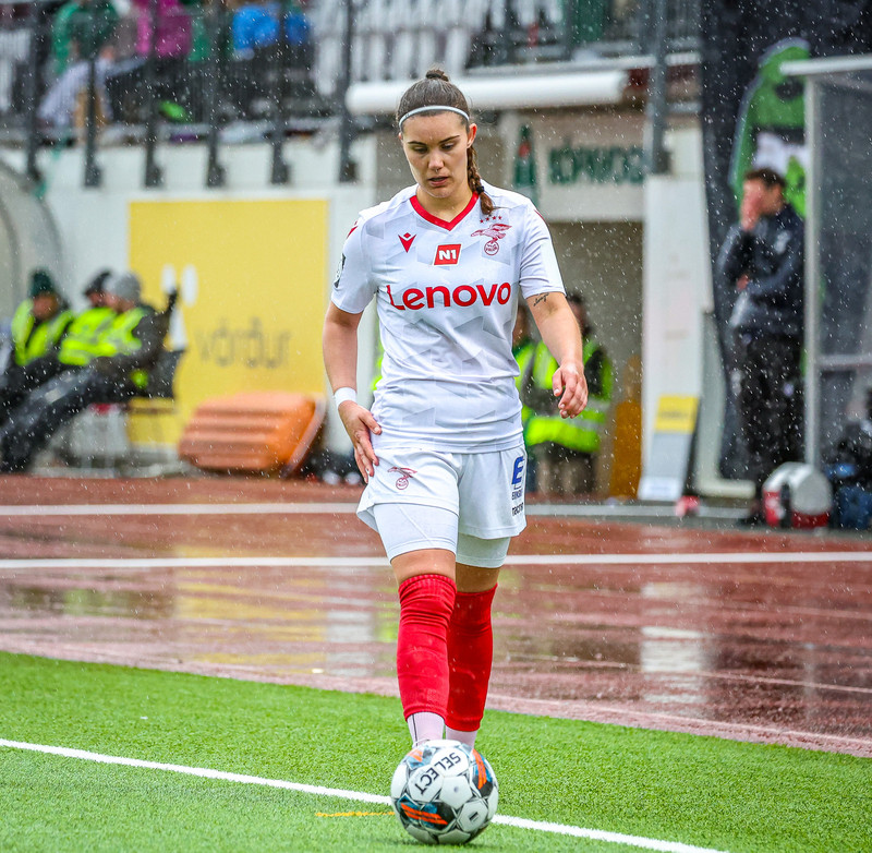Myndaveisla: Valur vann Breiðablik í toppslagnum