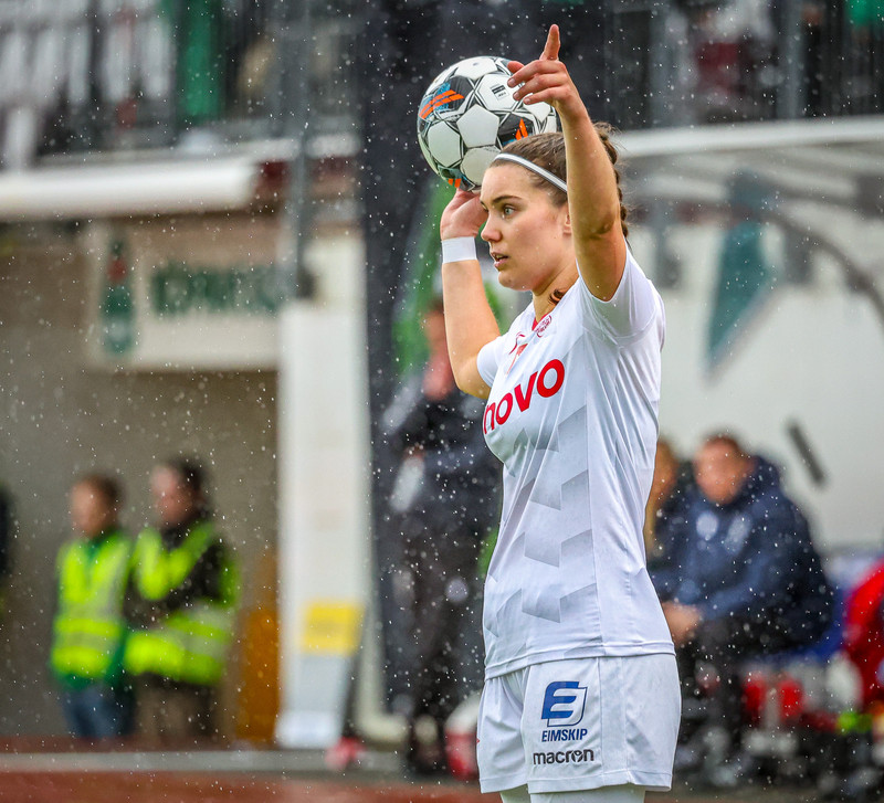 Myndaveisla: Valur vann Breiðablik í toppslagnum