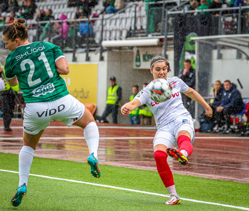 Myndaveisla: Valur vann Breiðablik í toppslagnum