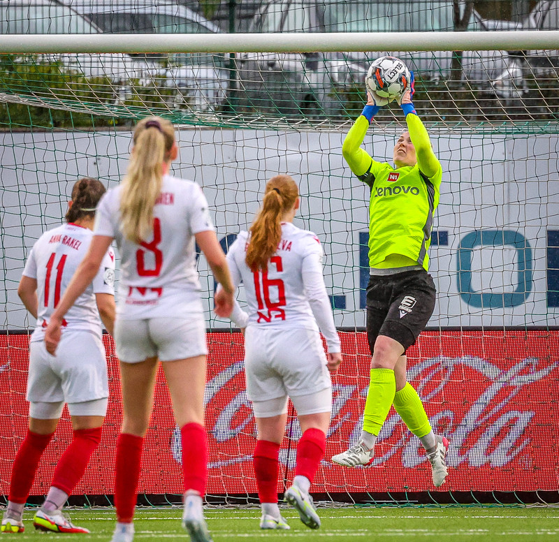 Myndaveisla: Valur vann Breiðablik í toppslagnum