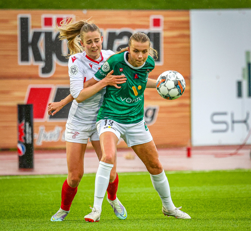 Myndaveisla: Valur vann Breiðablik í toppslagnum