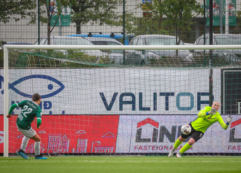 Myndaveisla: Valur vann Breiðablik í toppslagnum