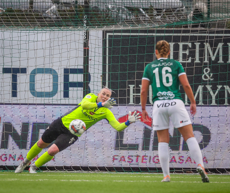 Myndaveisla: Valur vann Breiðablik í toppslagnum