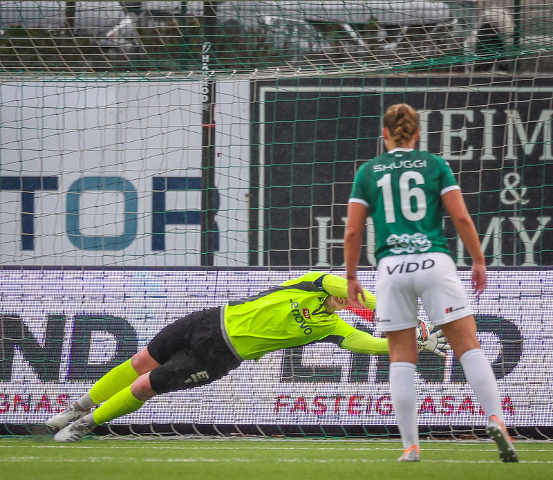 Myndaveisla: Valur vann Breiðablik í toppslagnum