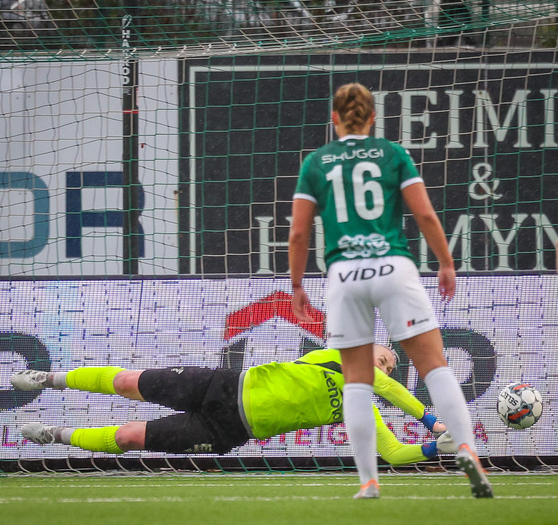 Myndaveisla: Valur vann Breiðablik í toppslagnum