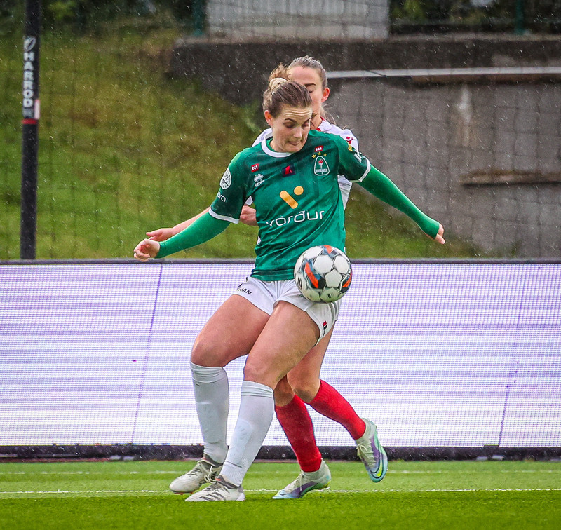 Myndaveisla: Valur vann Breiðablik í toppslagnum