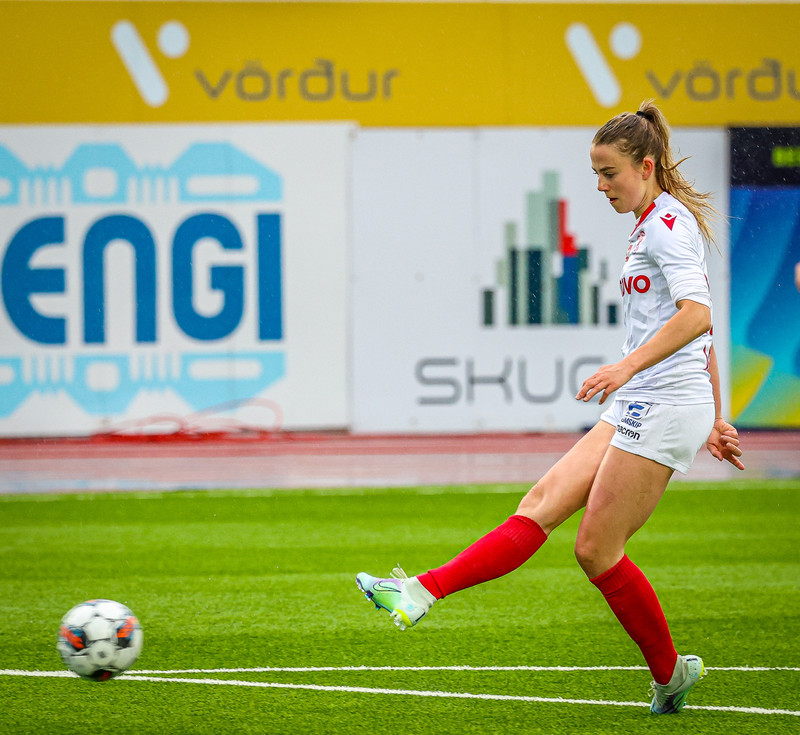 Myndaveisla: Valur vann Breiðablik í toppslagnum