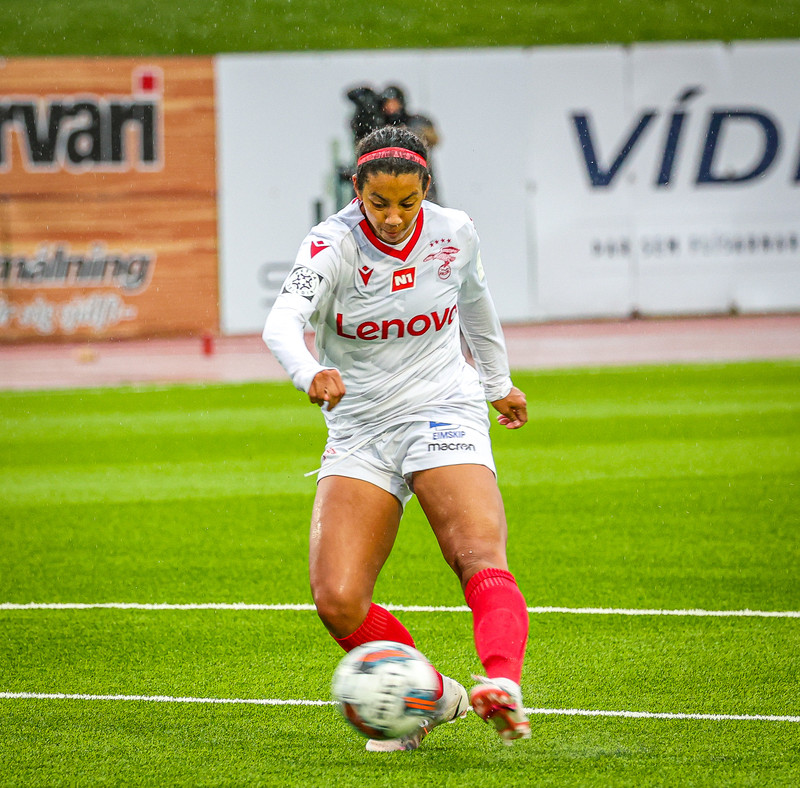 Myndaveisla: Valur vann Breiðablik í toppslagnum