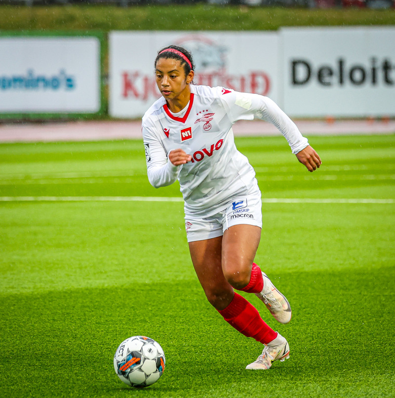 Myndaveisla: Valur vann Breiðablik í toppslagnum