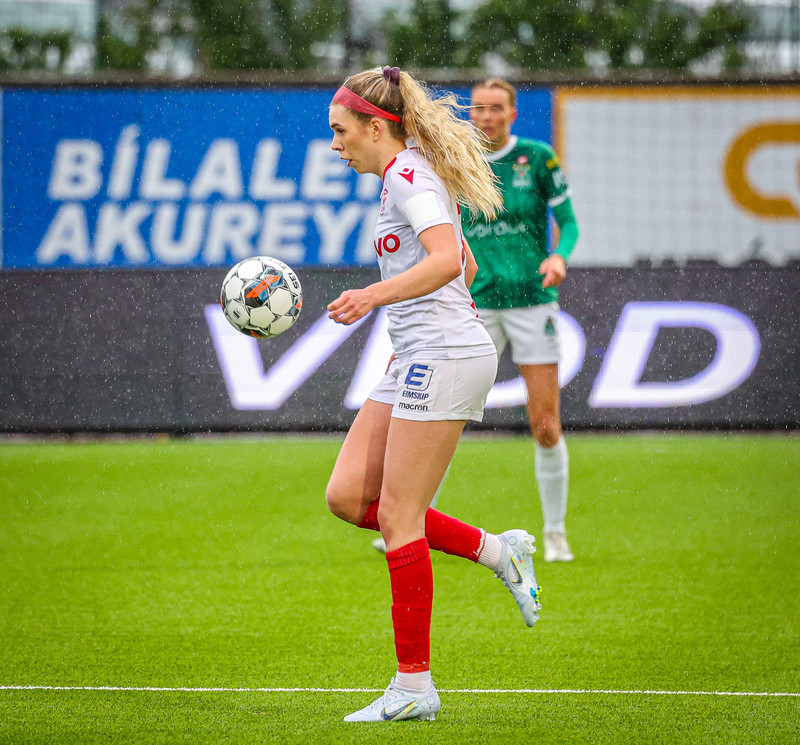 Myndaveisla: Valur vann Breiðablik í toppslagnum