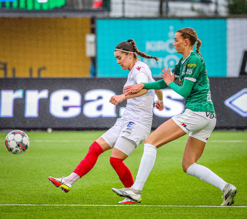 Myndaveisla: Valur vann Breiðablik í toppslagnum