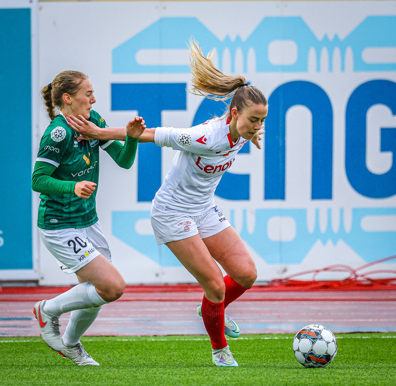 Myndaveisla: Valur vann Breiðablik í toppslagnum